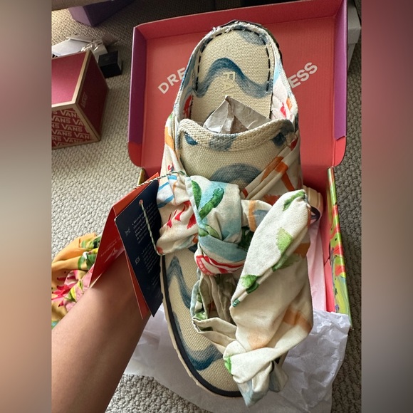 NWT: Farm Rio Mules - Picture 5 of 10